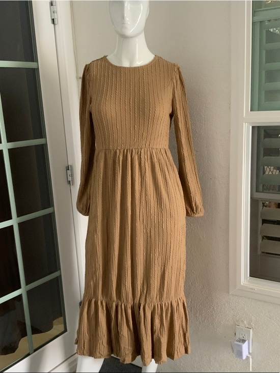 Merokeety Dresses & Skirts - Long Sleeve Tan Textured Midi Dress